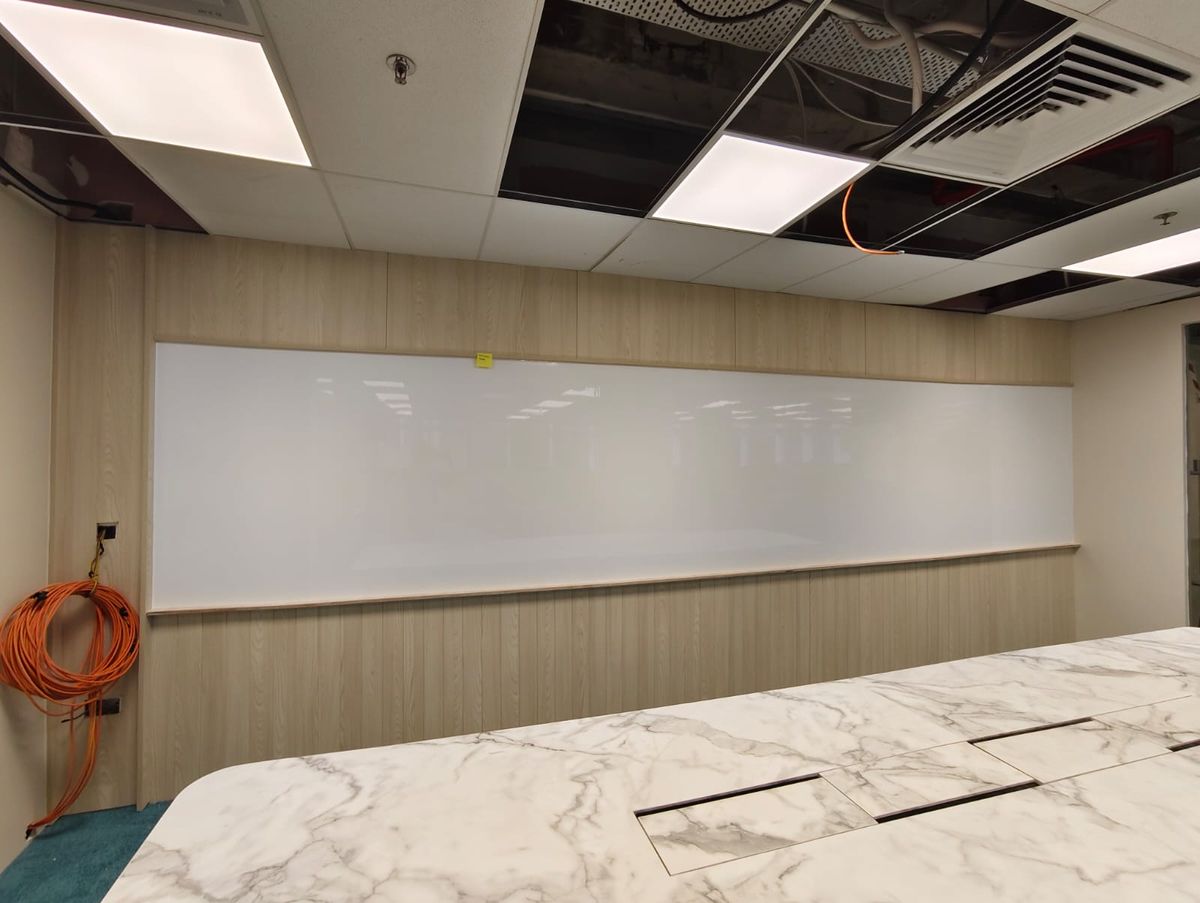 Long writable wall, training room